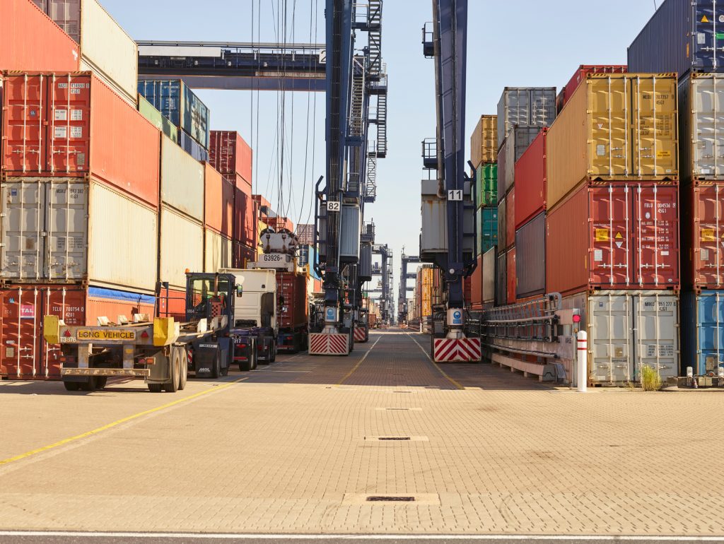 Can Yellowhead provide shipping container repair services?
