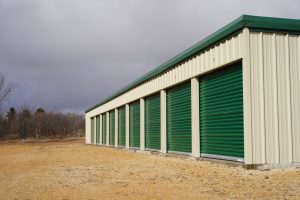 How should I pack a 5x5 storage space to maximize efficiency?