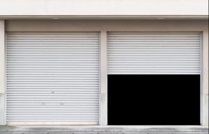 What are the benefits of choosing a 5x5 storage unit for apartment dwellers?