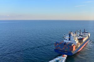 How do you stop condensation in a steel container?